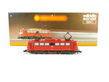 Laden Sie das Bild in den Galerie-Viewer, Märklin Z Elektrolokomotive BR 110 DB 8841 OVP- Bastler!
