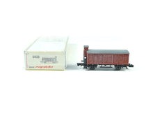 Laden Sie das Bild in den Galerie-Viewer, Arnold N Güterwagen Verschlagwagen mit Bremserhaus DB braun 0428 OVP
