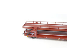 Laden Sie das Bild in den Galerie-Viewer, Trix Express H0 Autotransportwagen Gespann Laaeks 553 DB 33514 OVP - Bastler

