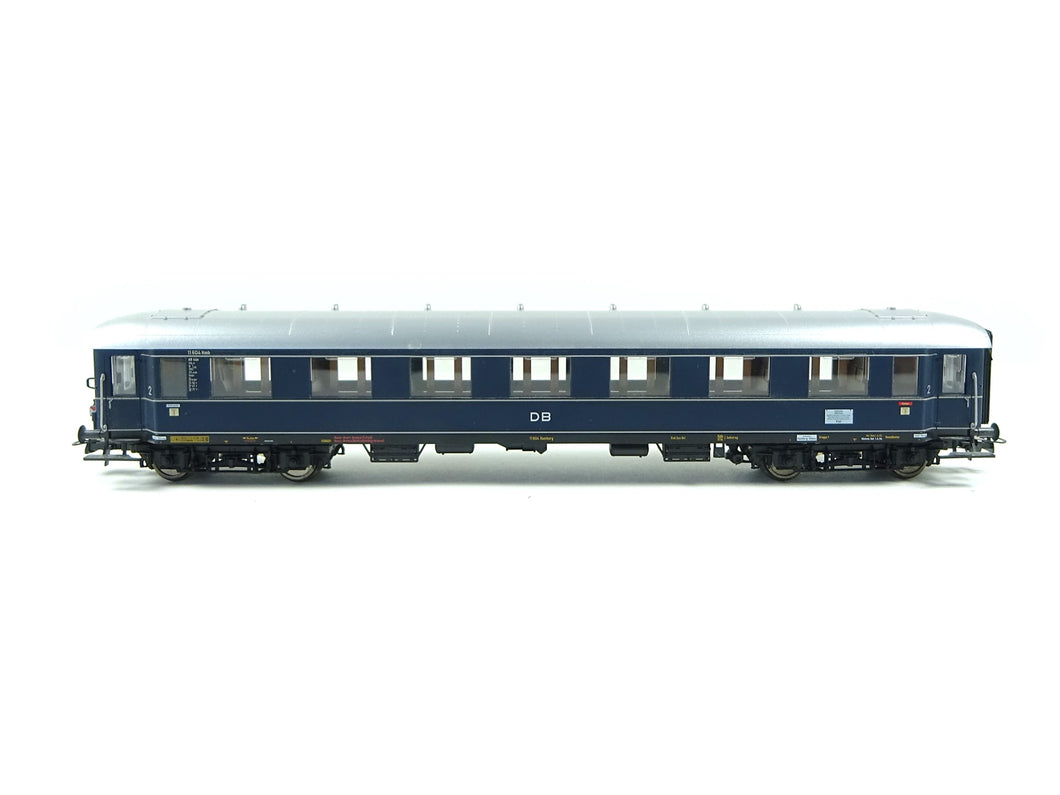 Fleischmann H0 Schnellzugwagen AB4üe DB, Zugschluss Licht, 5842 OVP