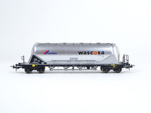 Laden Sie das Bild in den Galerie-Viewer, NME H0 Güterwagen Staubsilowagen Wascosa cemex 503775 AC neu OVP
