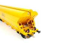 Laden Sie das Bild in den Galerie-Viewer, NME H0 Getreidewagen Tagnpps 101m³ NACCO mit Zugschlussbel. DE digital 511696 AC neu OVP
