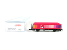 Laden Sie das Bild in den Galerie-Viewer, Märklin Z PANTONE Color of the Year 2023 Wagen 82163 OVP
