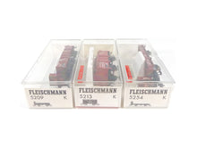 Laden Sie das Bild in den Galerie-Viewer, Fleischmann H0 3 Güterwagen DR 5209 5213 5254 AC OVP
