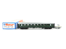 Laden Sie das Bild in den Galerie-Viewer, Roco H0 Set Eilzugwagen u Gepäckwagen ÖBB/BBÖ 45029 45030 45031 OVP

