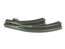 Laden Sie das Bild in den Galerie-Viewer, Märklin H0 C Gleis Weiche Bogen links 24671 neu OVP
