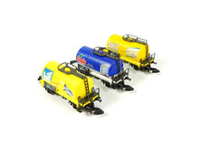 Laden Sie das Bild in den Galerie-Viewer, Märklin Z Kesselwagen-Set Firma Henkel DB MHI  86113 OVP

