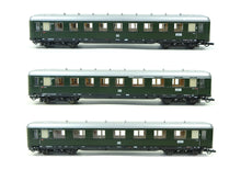Laden Sie das Bild in den Galerie-Viewer, Liliput H0 Personenwagen Schürzenwagen-Set &quot;Jubiläumszug 150 Jahre&quot; DB, 834 OVP - ein falscher Wagen
