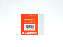 Laden Sie das Bild in den Galerie-Viewer, Fleischmann N Set Gleis Schienen Verbinder 3 x 50 Stück 22213 neu OVP
