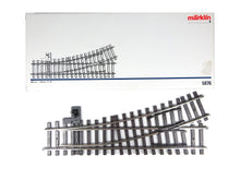 Laden Sie das Bild in den Galerie-Viewer, Märklin Spur 1 Weiche links lang mit Weichenwinkel 22°30&#39; 5976 OVP
