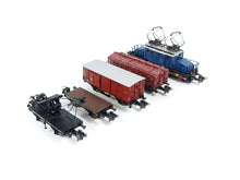 Laden Sie das Bild in den Galerie-Viewer, Trix Express H0 Elektrolokomotive E70 21 + 4 Güterwagen 32238 Holzkoffer - Bastler
