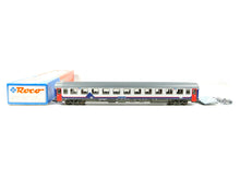 Laden Sie das Bild in den Galerie-Viewer, Roco H0 Personenwagen EC-Wagen Farbgebung "Memling" SNCB 44351 OVP
