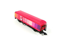 Laden Sie das Bild in den Galerie-Viewer, Märklin Z PANTONE Color of the Year 2023 Wagen 82163 OVP
