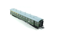 Laden Sie das Bild in den Galerie-Viewer, Fleischmann H0 Eilzugwagen 1/2. Kl AB4ümpe DB, 5797 AC OVP - Bastler
