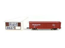 Laden Sie das Bild in den Galerie-Viewer, Märklin Z US-Box Car Gedeckter Güterwagen Milwaukee Road 8637 OVP
