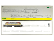 Laden Sie das Bild in den Galerie-Viewer, Trix Express H0 Elektrolokomotive Baureihe E 03 aus 31369 OVP
