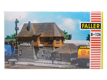 Laden Sie das Bild in den Galerie-Viewer, Faller H0 Bausatz Stellwerk Darmstadt B-126 109126 neu OVP
