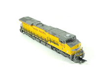 Laden Sie das Bild in den Galerie-Viewer, US-Diesellokomotive Typ GE ES44AC UP mfx+ sound, Märklin H0 38441 neu OVP
