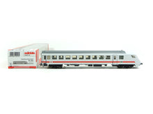 Laden Sie das Bild in den Galerie-Viewer, IC Schnellzug Steuerwagen DB weiß, Märklin H0 40503, neu
