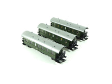 Laden Sie das Bild in den Galerie-Viewer, Personenwagen Set 3 teilig Nebenbahn der BR 24, aus Märklin H0 29243 29244 neu
