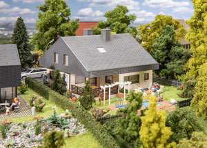 Modellbahn Bausatz Bungalow mit Plattendach, Faller H0 130644 neu OVP