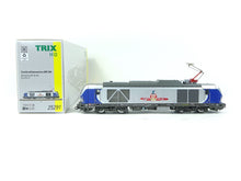 Laden Sie das Bild in den Galerie-Viewer, Zweikraftlokomotive Vectron Dual Mode BR 248  RP digital sound, Trix H0 25291 neu OVP
