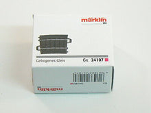 Laden Sie das Bild in den Galerie-Viewer, C Gleis Gleise gebogen kurz R 1, 6 x Märklin H0 24107 neu, OVP
