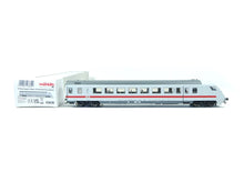 Laden Sie das Bild in den Galerie-Viewer, IC Wagen mfx Steuerwagen DB 2. Kl. Märklin H0 43630 neu
