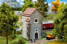 Laden Sie das Bild in den Galerie-Viewer, Modellbau Bausatz Trafostation Ardez, Faller H0 120267 neu, OVP
