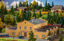Laden Sie das Bild in den Galerie-Viewer, Modellbahn Bausatz Schuhfabrik Schmidt, Faller N 222220 neu OVP
