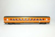 Laden Sie das Bild in den Galerie-Viewer, PIKO H0 58661, Eurofirma Großraumwagen 1. Klasse, ÖBB, neu, OVP
