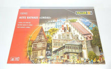 Laden Sie das Bild in den Galerie-Viewer, Modellbahn Bausatz Altes Rathaus Lindau, Faller H0 130902 neu, OVP
