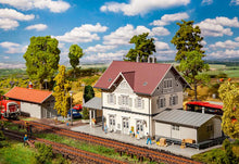 Laden Sie das Bild in den Galerie-Viewer, Modellbahn Bahnhof OWEN, Faller H0 110145 neu OVP
