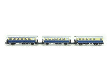 Laden Sie das Bild in den Galerie-Viewer, Personenwagen 3-tlg. Set: Spantenwagen ÖBB, Roco H0 74192 neu OVP
