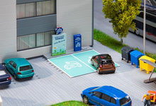 Laden Sie das Bild in den Galerie-Viewer, Bausatz Modellbau Ladestation für E-Fahrzeuge, Faller H0 180280, neu
