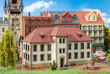 Laden Sie das Bild in den Galerie-Viewer, Modellbau Bausatz Amtsgericht, Faller N 232381 neu
