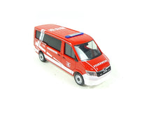 Laden Sie das Bild in den Galerie-Viewer, MAN TGE Bus &quot;Feuerwehr Dippoldiswalde&quot;, Dachkennung 194, Herpa H0 953047 neu OVP
