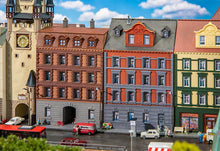 Laden Sie das Bild in den Galerie-Viewer, Modellbau Bausatz 2 Altstadthäuser, Faller N 231712 neu

