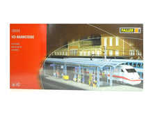 Laden Sie das Bild in den Galerie-Viewer, Modellbau Bausatz 2 ICE-Bahnsteige, Faller H0 120193 neu
