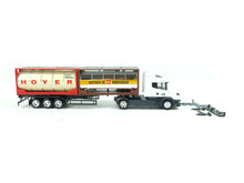 Laden Sie das Bild in den Galerie-Viewer, Herpa H0 Modellauto Scania mit 2x 20ft Tankcontainer Hoyerund Bertschi KTL Exclusiv Serie OVP

