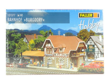 Laden Sie das Bild in den Galerie-Viewer, Modellbahn Bausatz Bahnhof Burgdorf Faller H0 131377 neu, OVP
