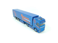 Laden Sie das Bild in den Galerie-Viewer, Scania CR20 HD Schubboden-Sattelzug &quot;Rüegsegger&quot;, Herpa H0 952378 neu OVP
