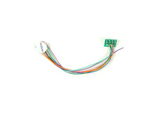 Laden Sie das Bild in den Galerie-Viewer, Decoder LokPilot 5 micro DCC, 8-PIN NEM 652 Spurweite N, TT, ESU 59820 neu OVP
