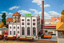 Laden Sie das Bild in den Galerie-Viewer, Modellbahn Bausatz Weberei Riedmüller, Faller H0 130187 neu OVP

