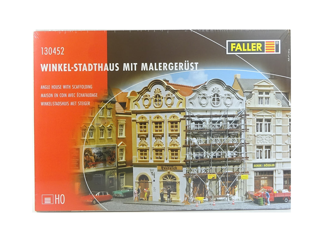 Modellbahn Bausatz Winkel-Stadthaus mit Malergerüst, Faller H0 130452 neu