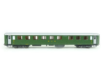 Laden Sie das Bild in den Galerie-Viewer, Reisezugwagen 2. Klasse Bauart Schlieren BLS, Tillig H0 74853 OVP
