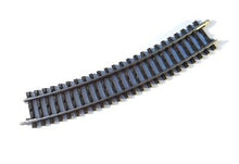 Laden Sie das Bild in den Galerie-Viewer, K Gleis Gleise gebogen 424,6mm 3/4, 10 x Märklin H0 2232 neu, OVP
