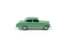 Laden Sie das Bild in den Galerie-Viewer, Modellbau Modellauto MB 180 Ponton grün, Wiking H0 0220 01 OVP
