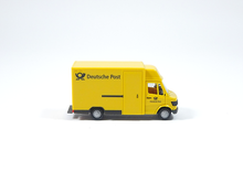 Laden Sie das Bild in den Galerie-Viewer, Herpa 094207, MB 207D Kögel Deutsche Post (Basic), 1:87, neu, OVP
