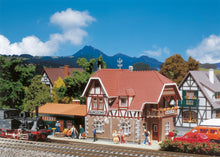 Laden Sie das Bild in den Galerie-Viewer, Modellbahn Bausatz Bahnhof Burgdorf Faller H0 131377 neu, OVP
